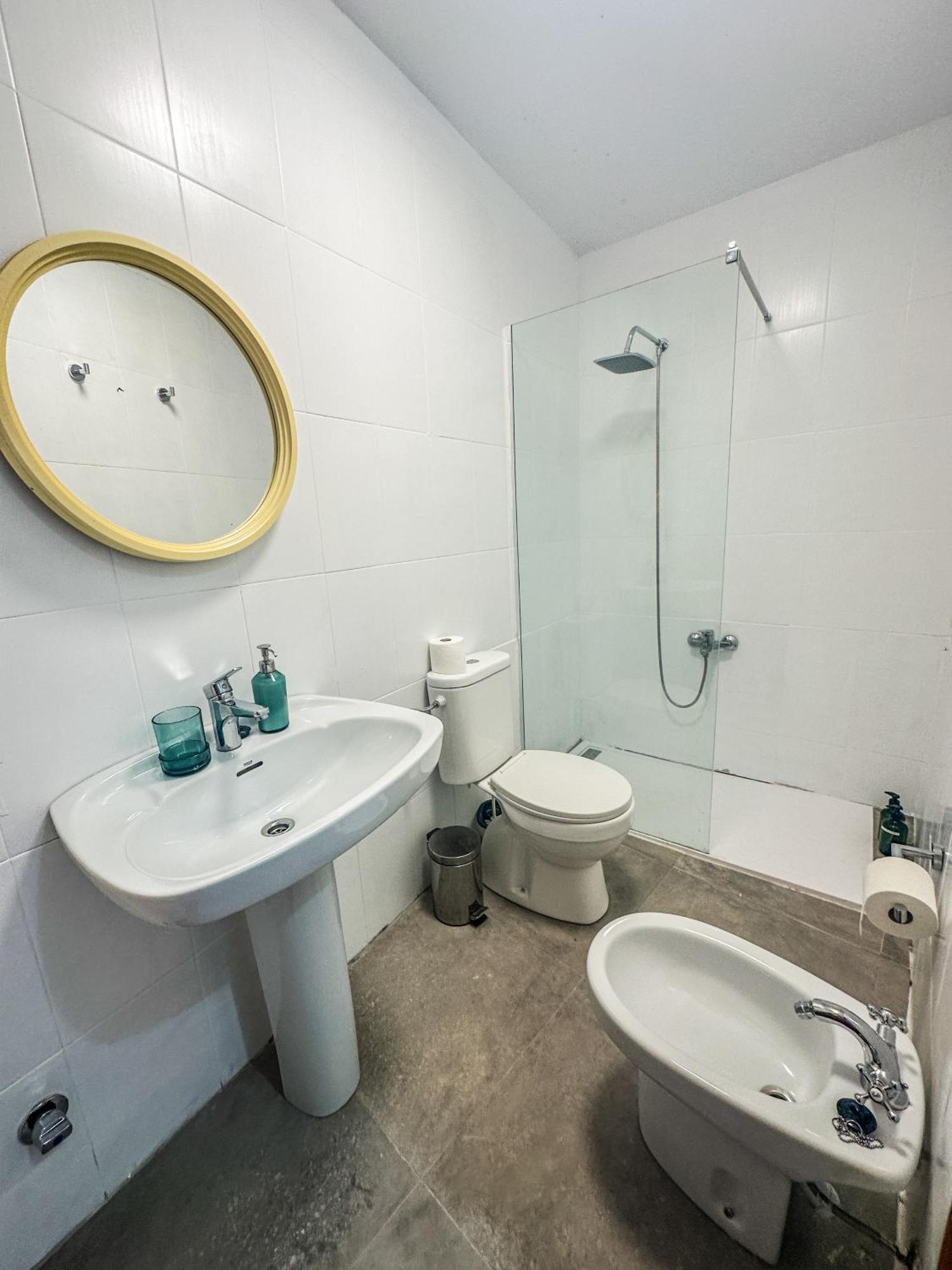 Pisos Baza, Tres Apartmentos En Apartment Baza