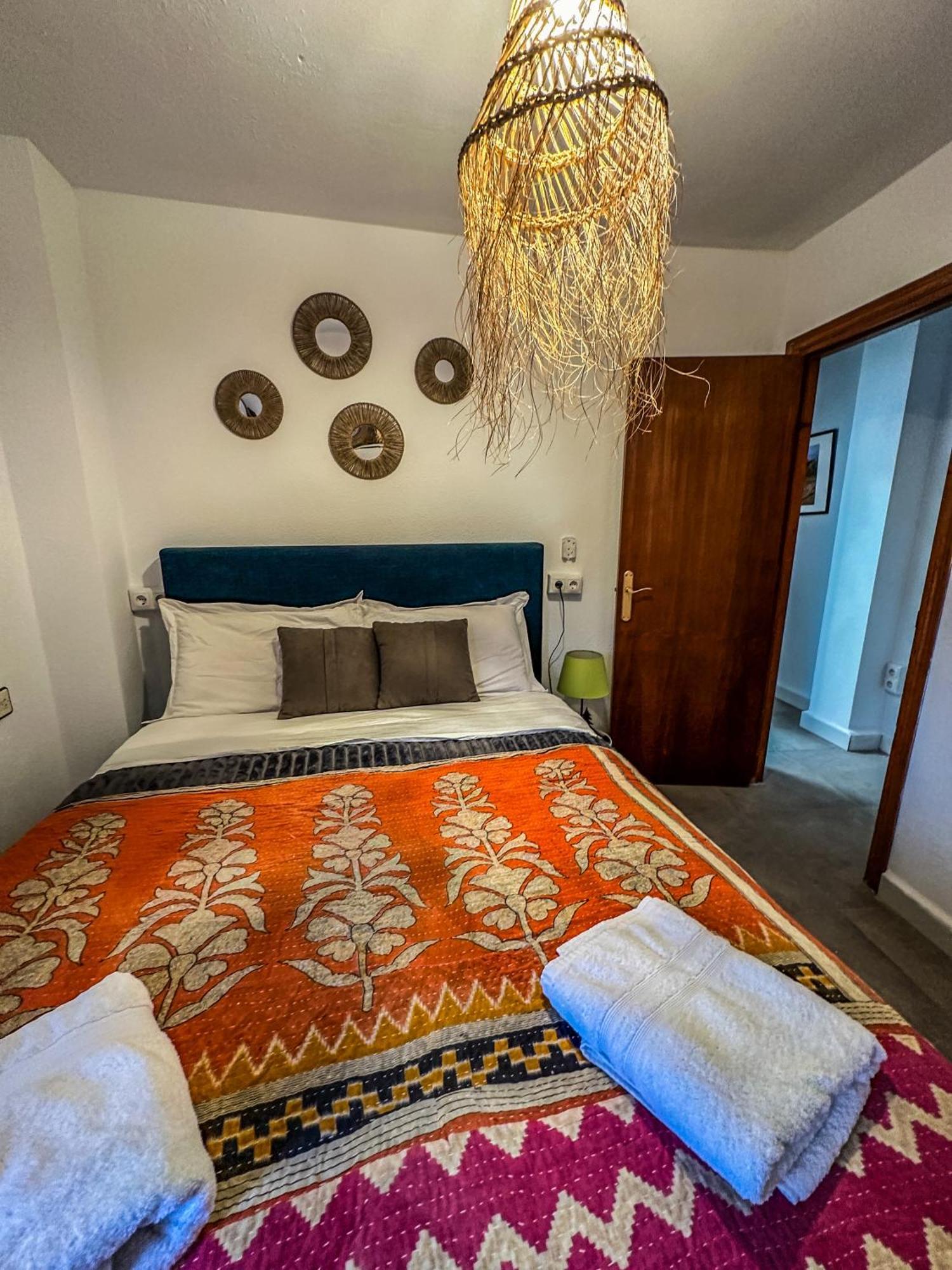 Pisos Baza, Tres Apartmentos En * Baza